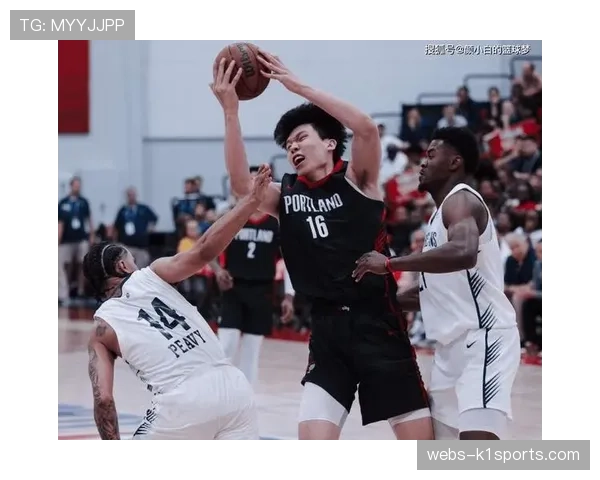 杨瀚森晒伙食照与利拉德亲密合影引关注 地位快速提升成焦点